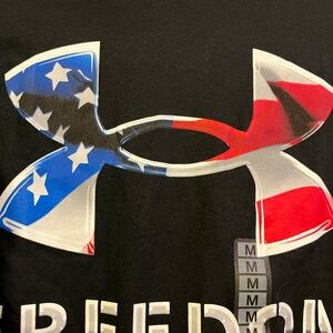 NWT UnderArmour Size Medium.